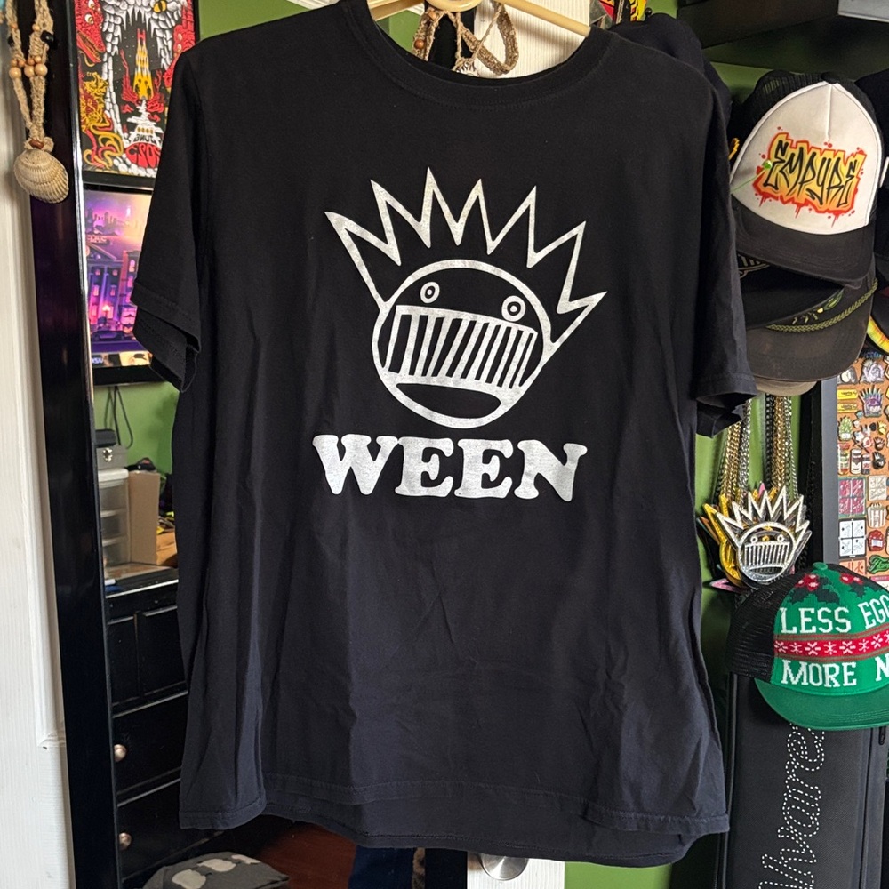 Ween black Graphic T-Shirt